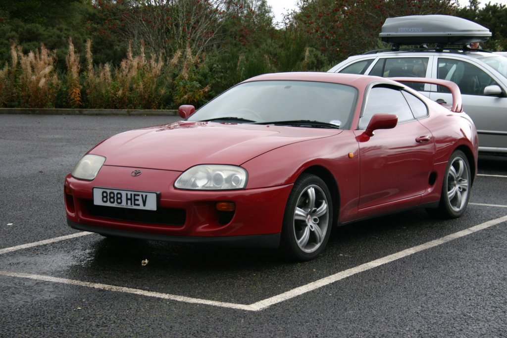 Toyota Supra serii 4 z przodu