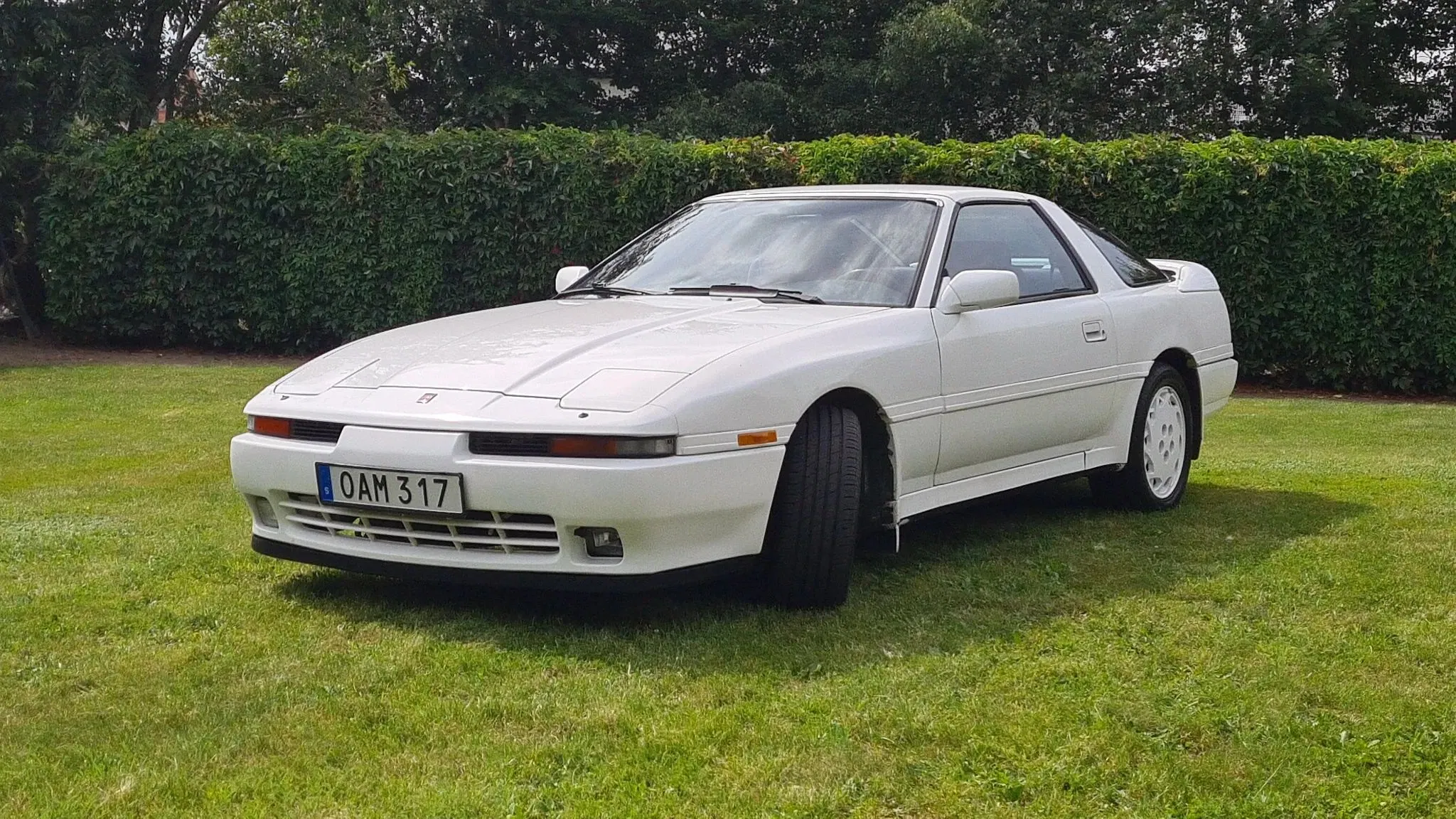 Toyota Supra serii 3 z przodu